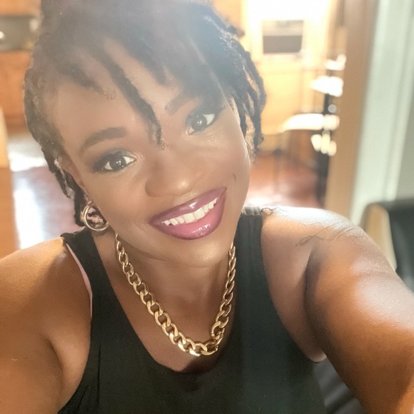 Meet your Posher, Kimberly - Picture 3 of 6